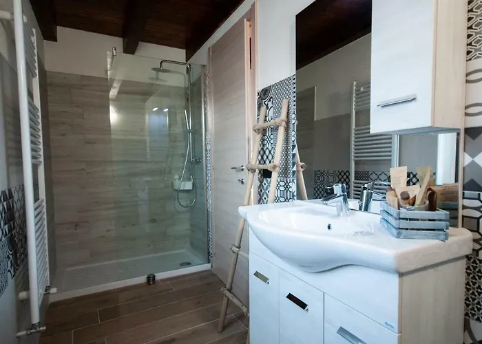 Tenuta Legnate-lake Maggiore, Mxp, Leonardo Accademy Bed and breakfast 3*